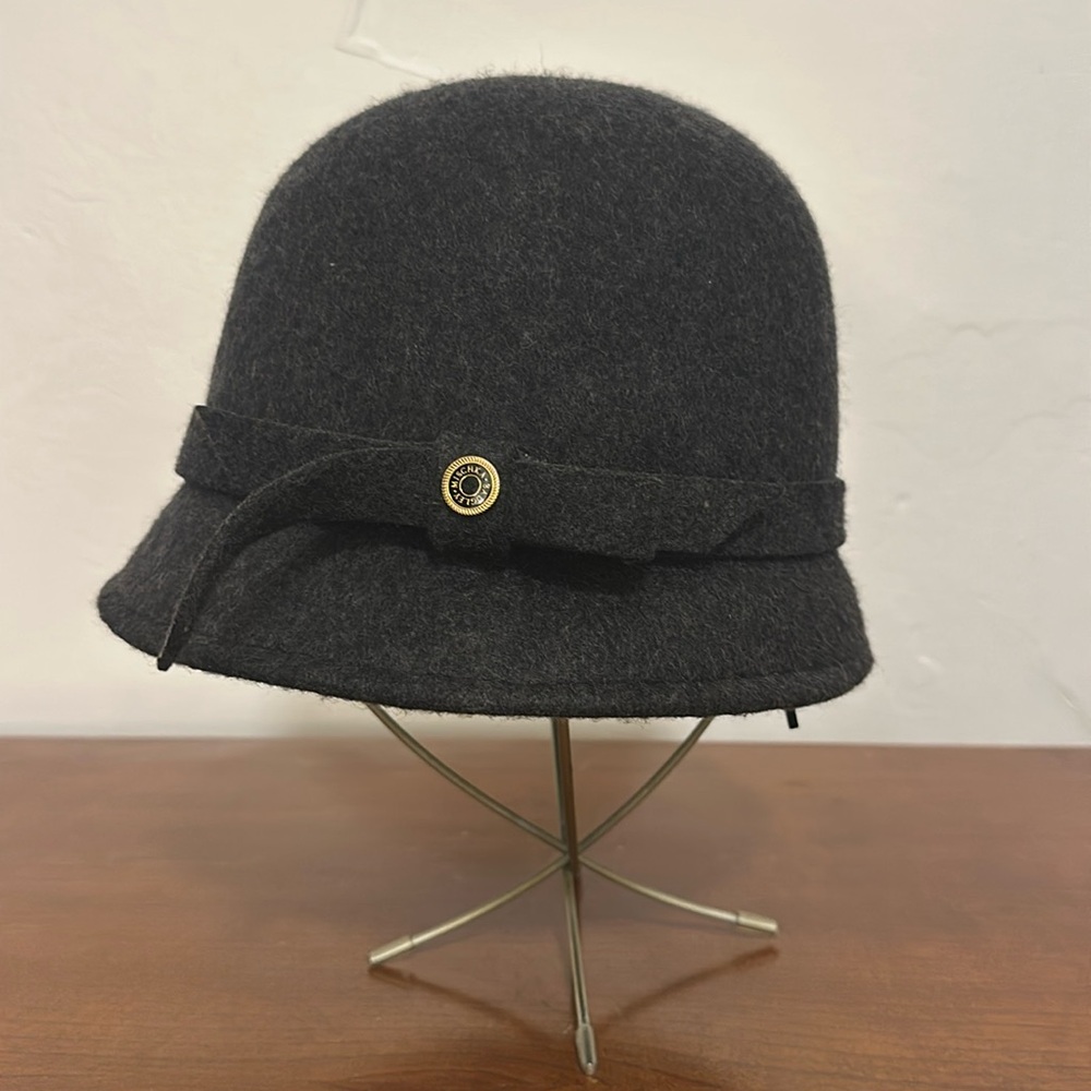 Badgley Mischka hat